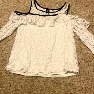 Fairly use pretty white top with Rose Place